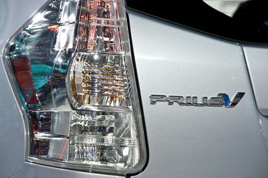  Toyota Prius V 2011 года  (фото 84 из 208)